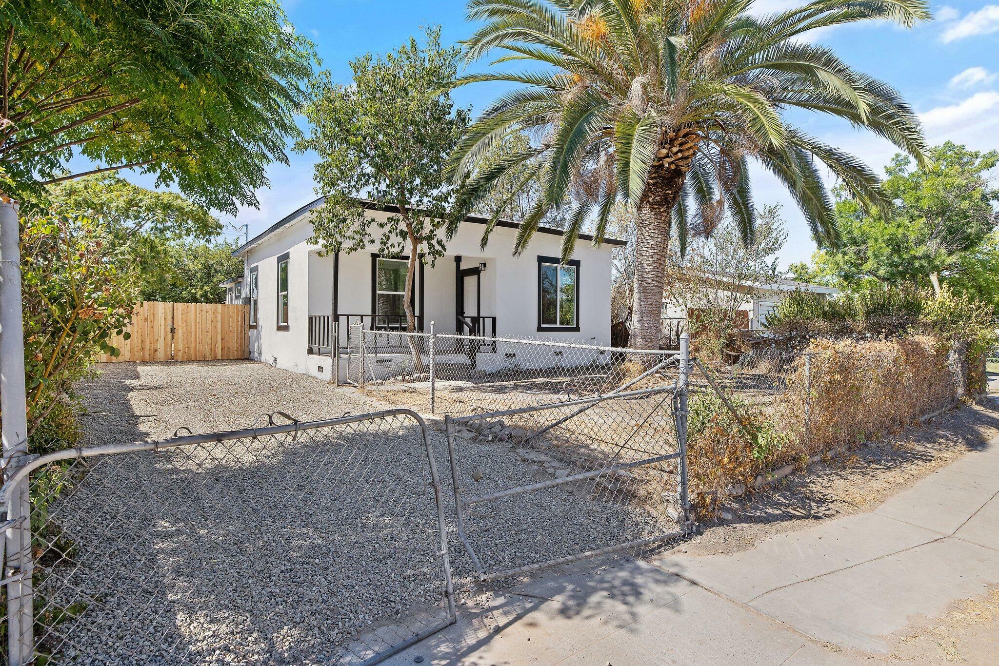 Property Photo:  139 W Fir Avenue  CA 93650 