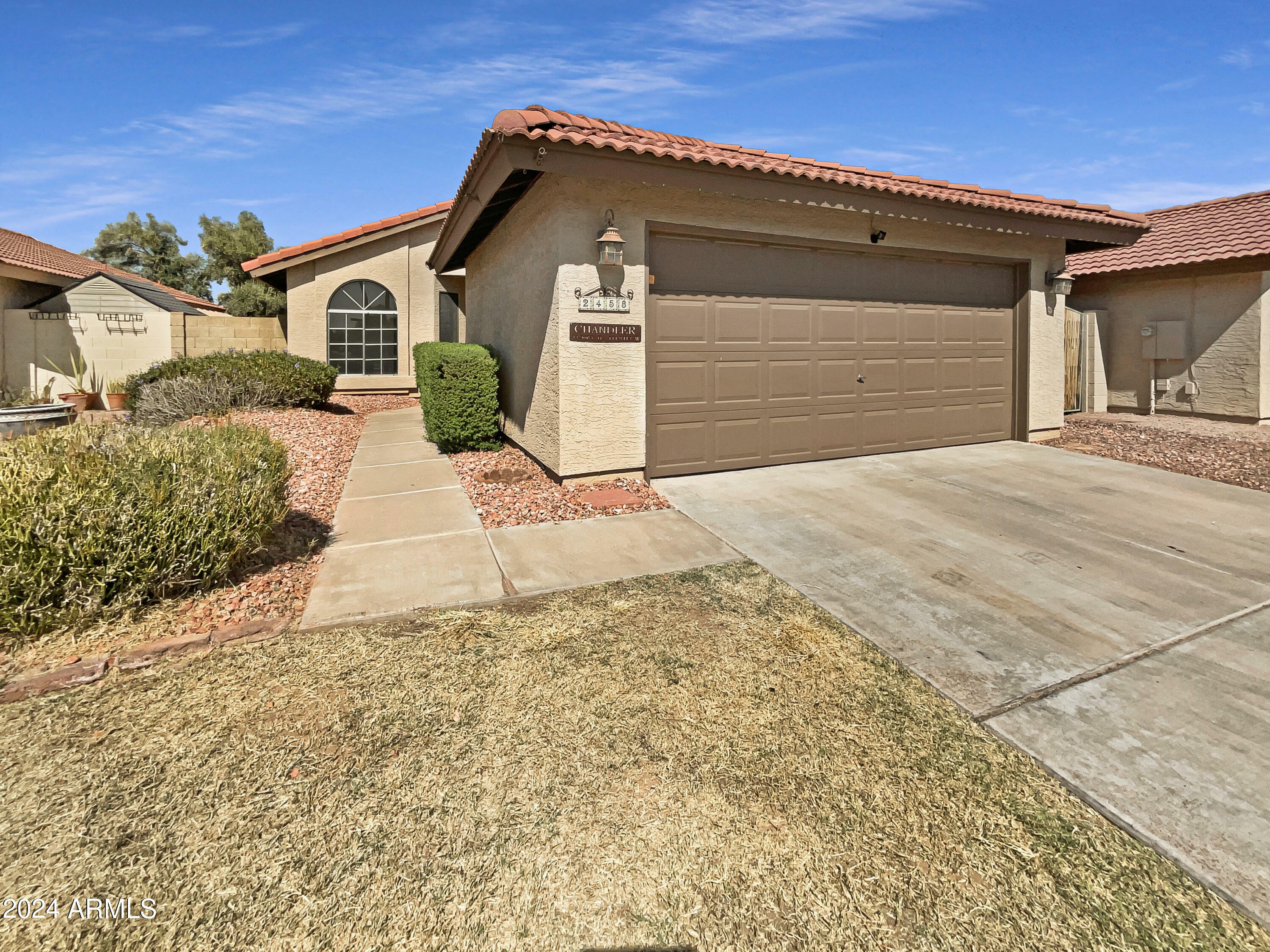 Property Photo:  2458 W Orchid Lane  AZ 85224 