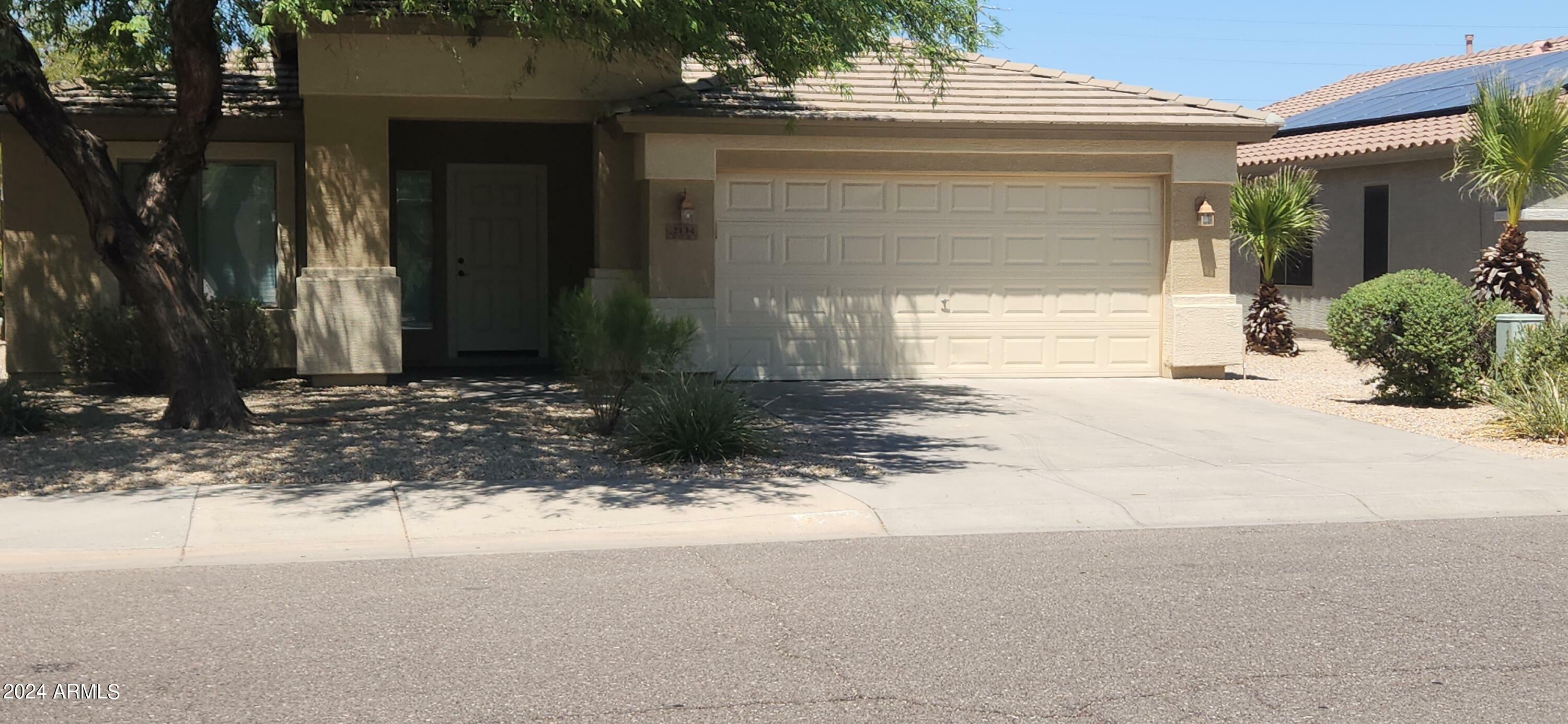 Property Photo:  2134 W Pleasant Lane  AZ 85041 