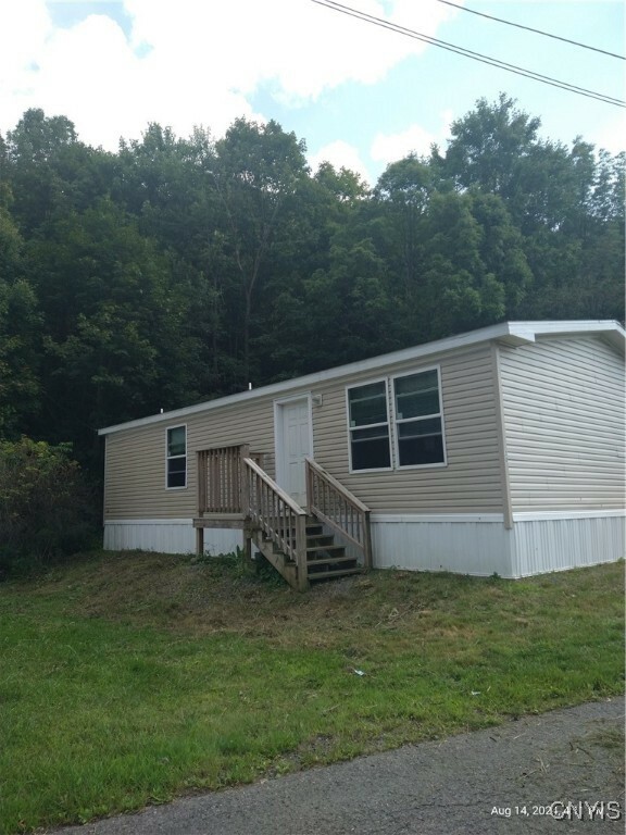 30 Penguin Drive  Cortland NY 13045 photo