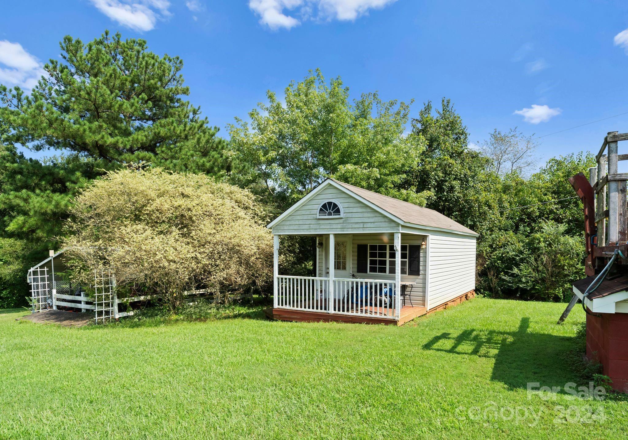 Property Photo:  2445 Sloop Road  NC 28125 