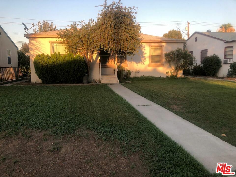 314   Cypress St  Bakersfield CA 93304 photo