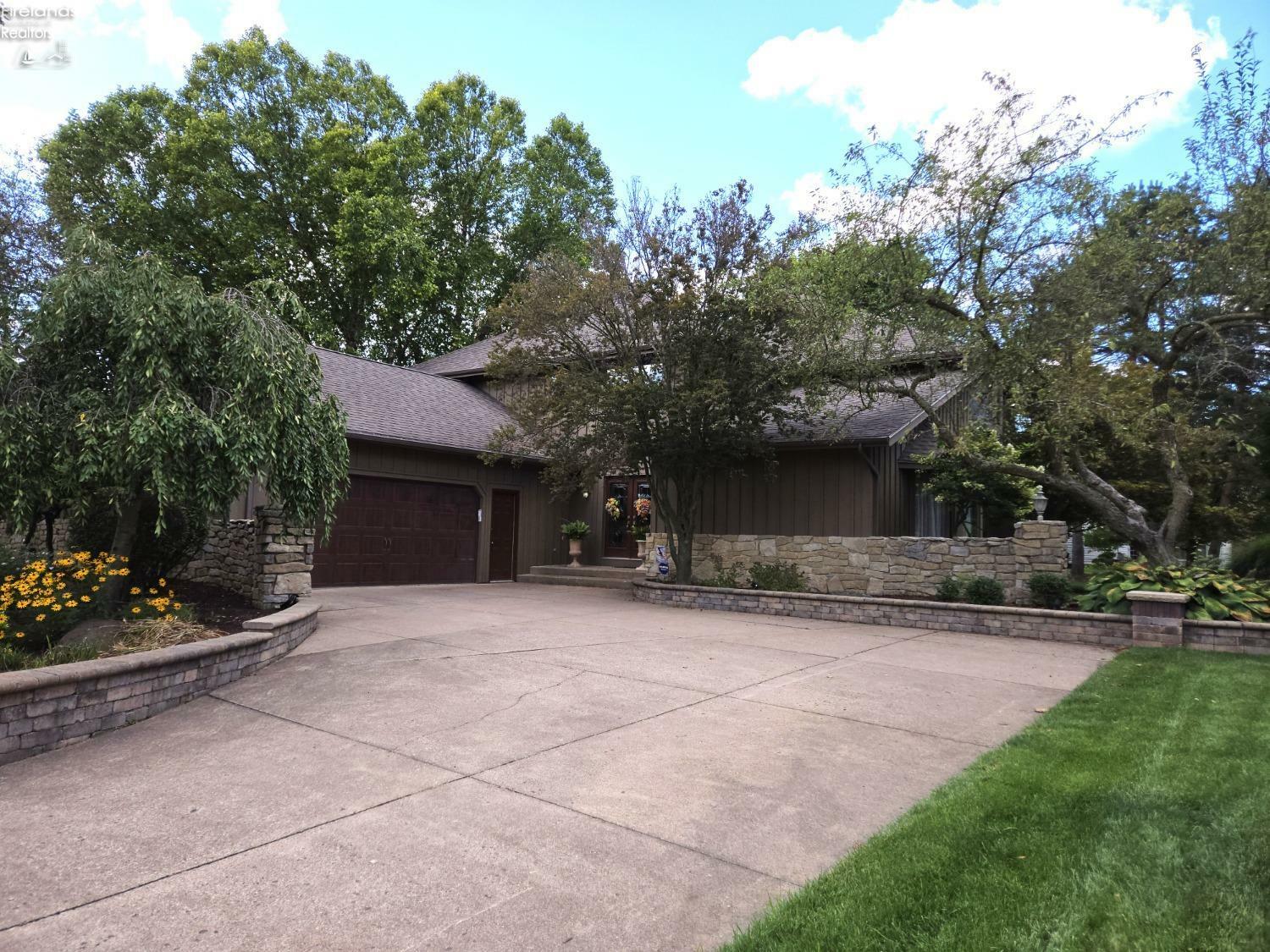 Property Photo:  2307 Deerpath Drive  OH 44870 