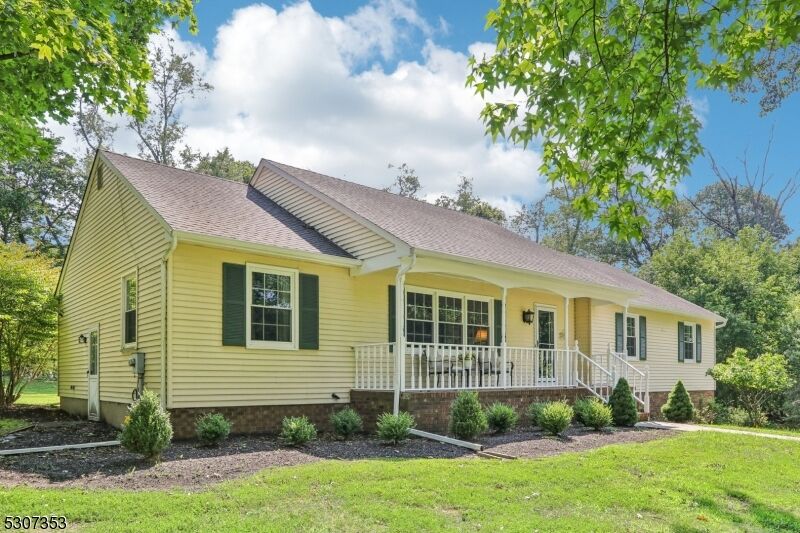 Property Photo: 3 Horseshoe Dr NJ 08822