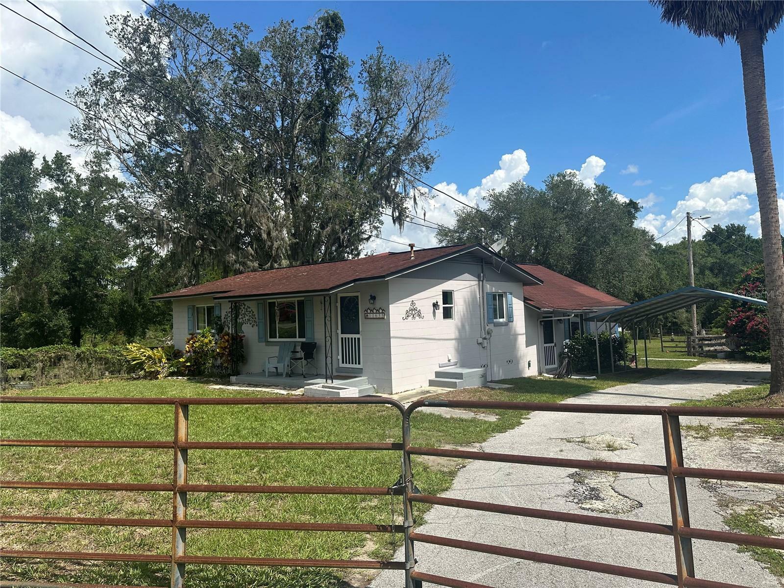 Property Photo: 11635 SE Highway 42 FL 32195