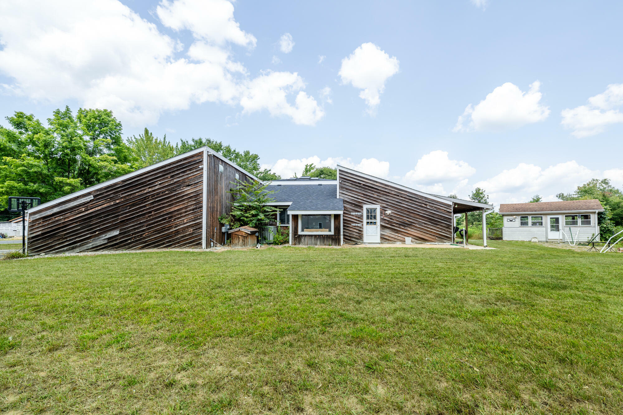 Property Photo:  5419 N Watervliet Road  MI 49098 