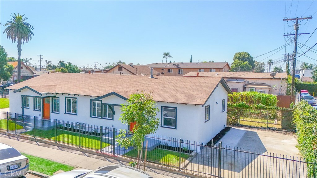 Property Photo: 710 W 70th Street CA 90044