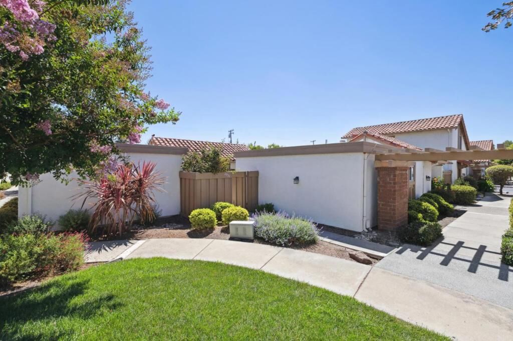 Property Photo:  2931 Roma Court  CA 95051 