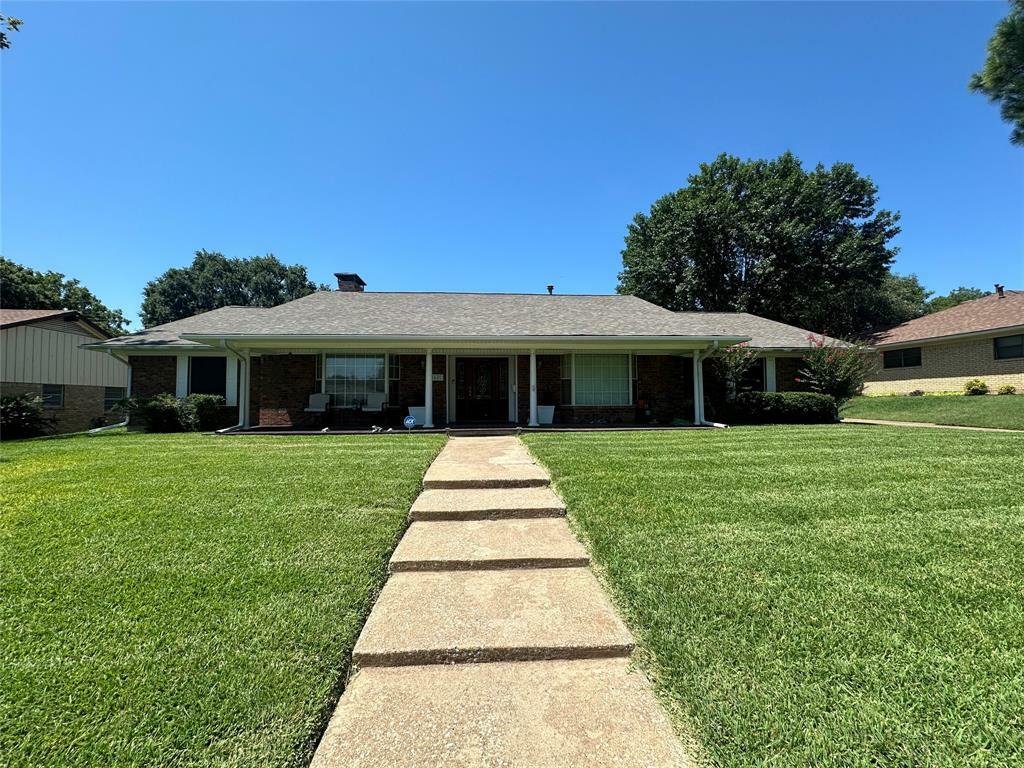 Property Photo: 1601 Yarborough Drive TX 75092