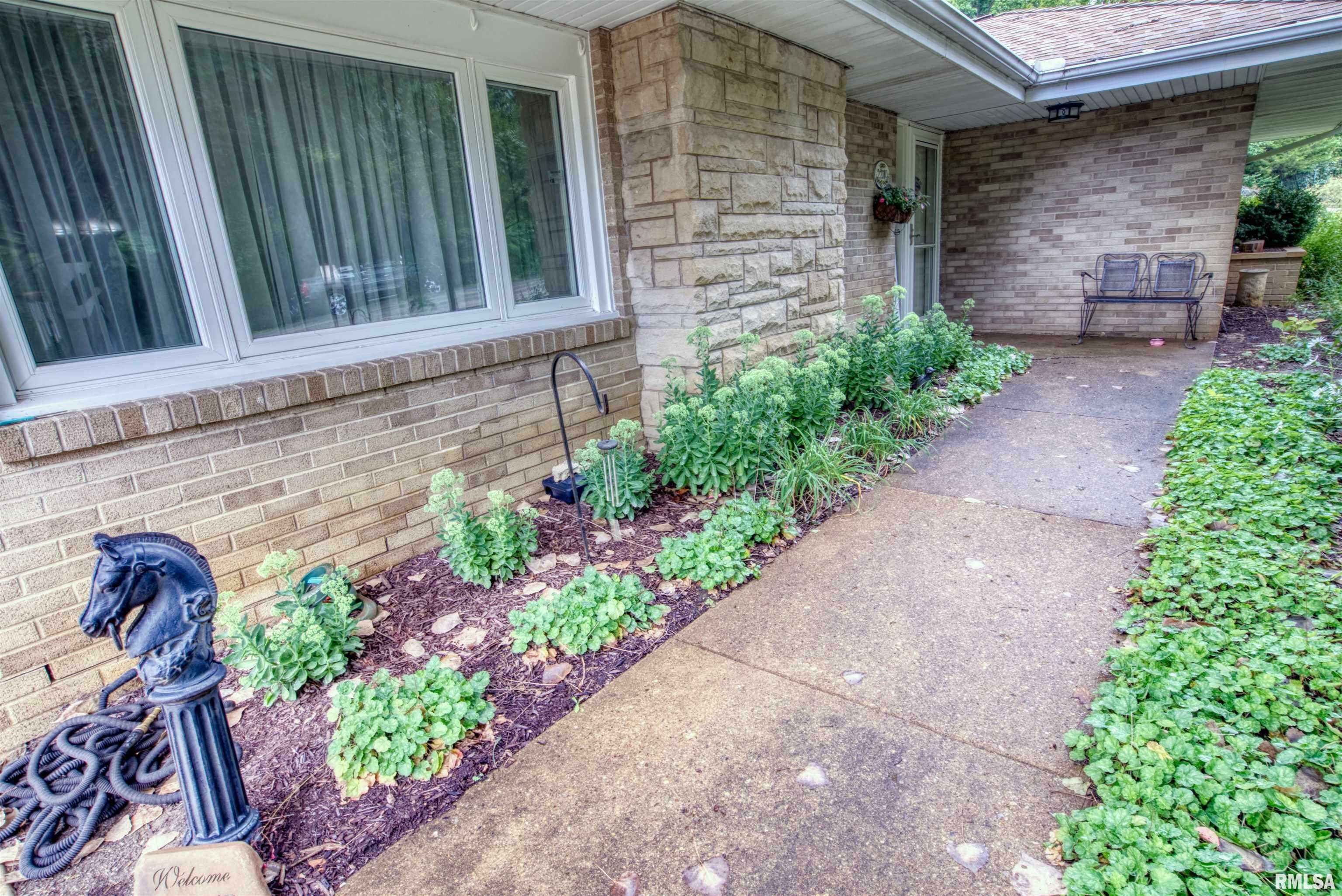 Property Photo:  22110 Spring Creek Road  IL 61571 