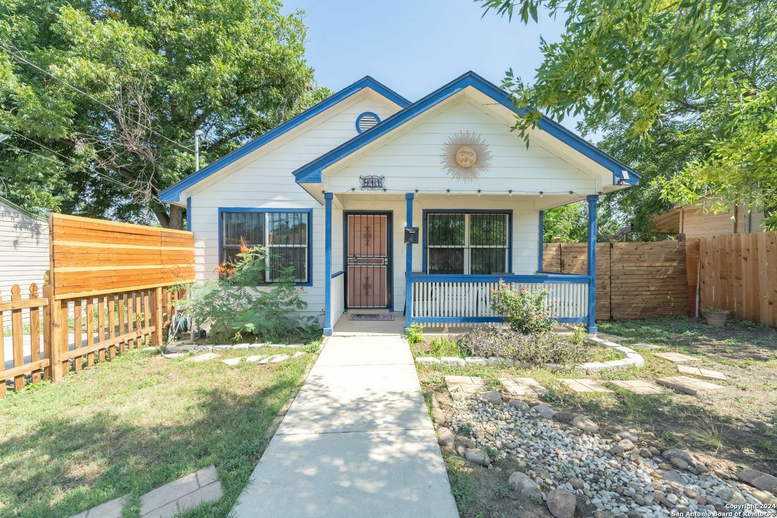 Property Photo:  811 E Josephine St  TX 78208 