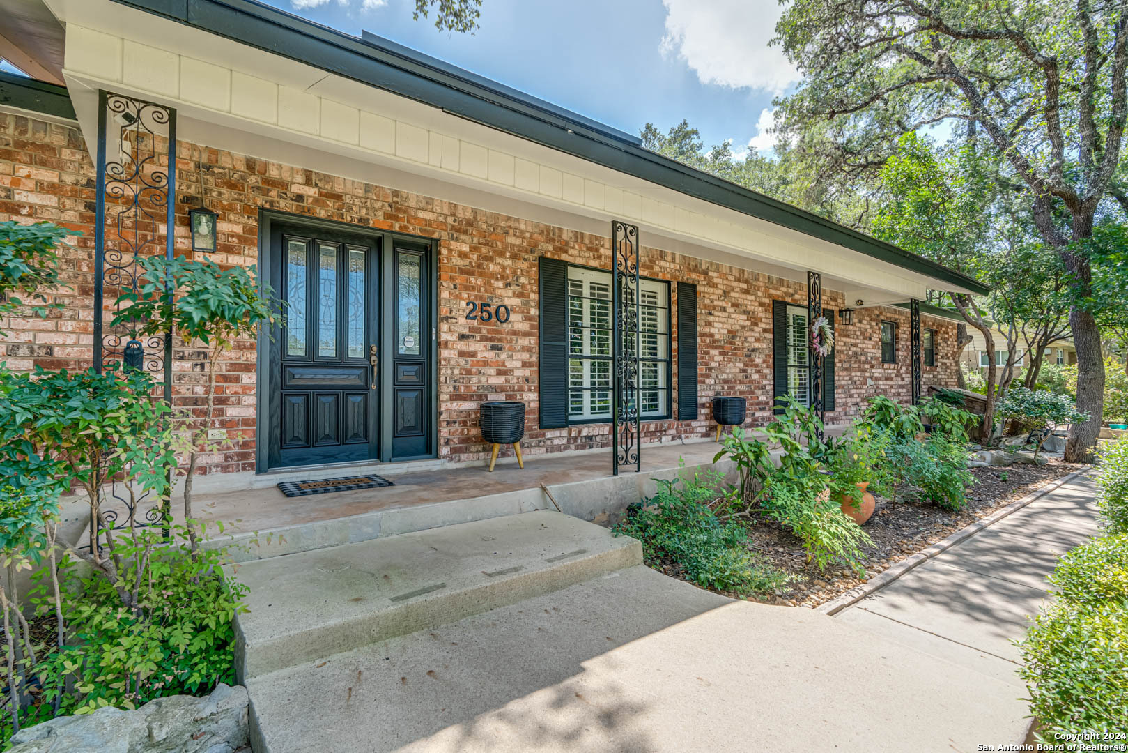 Property Photo:  250 Donella Drive  TX 78232 