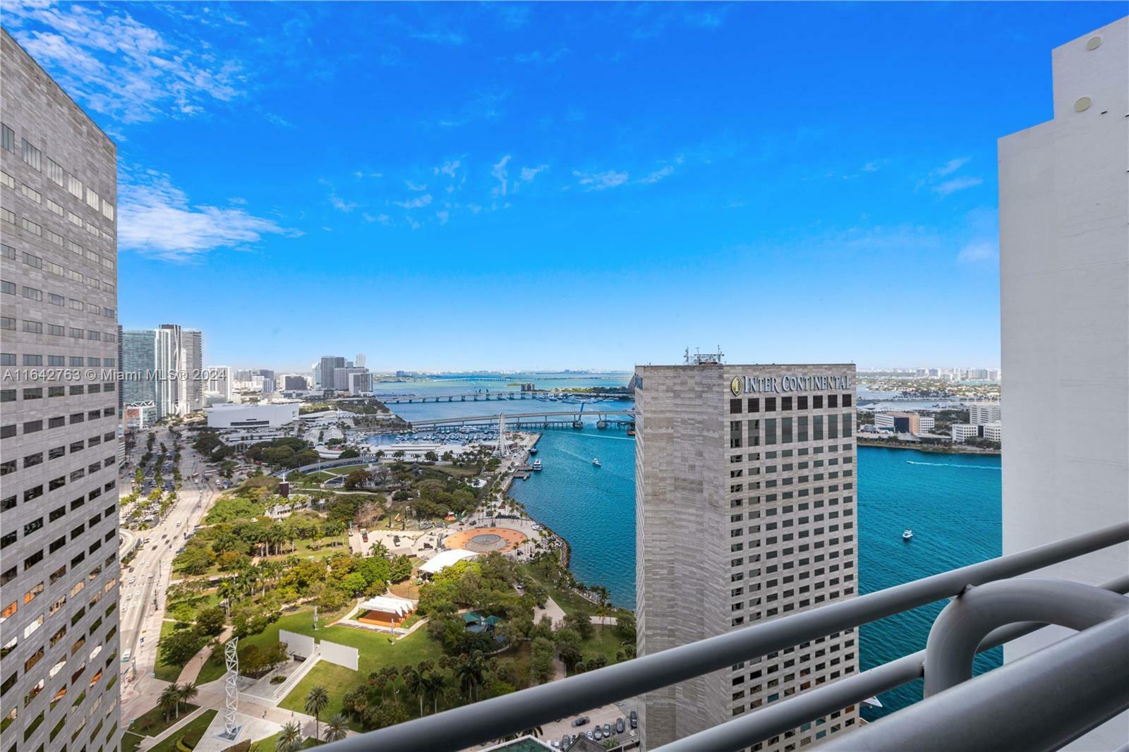 Property Photo:  325 S Biscayne Blvd 3920  FL 33131 