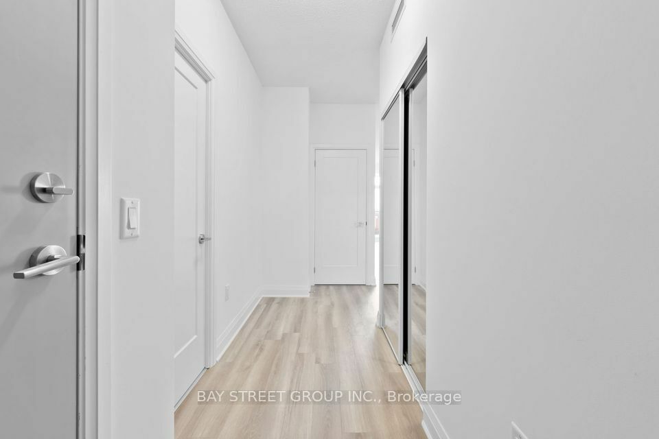 Property Photo:  3220 Sheppard Ave E 1710  ON M1T 0B7 