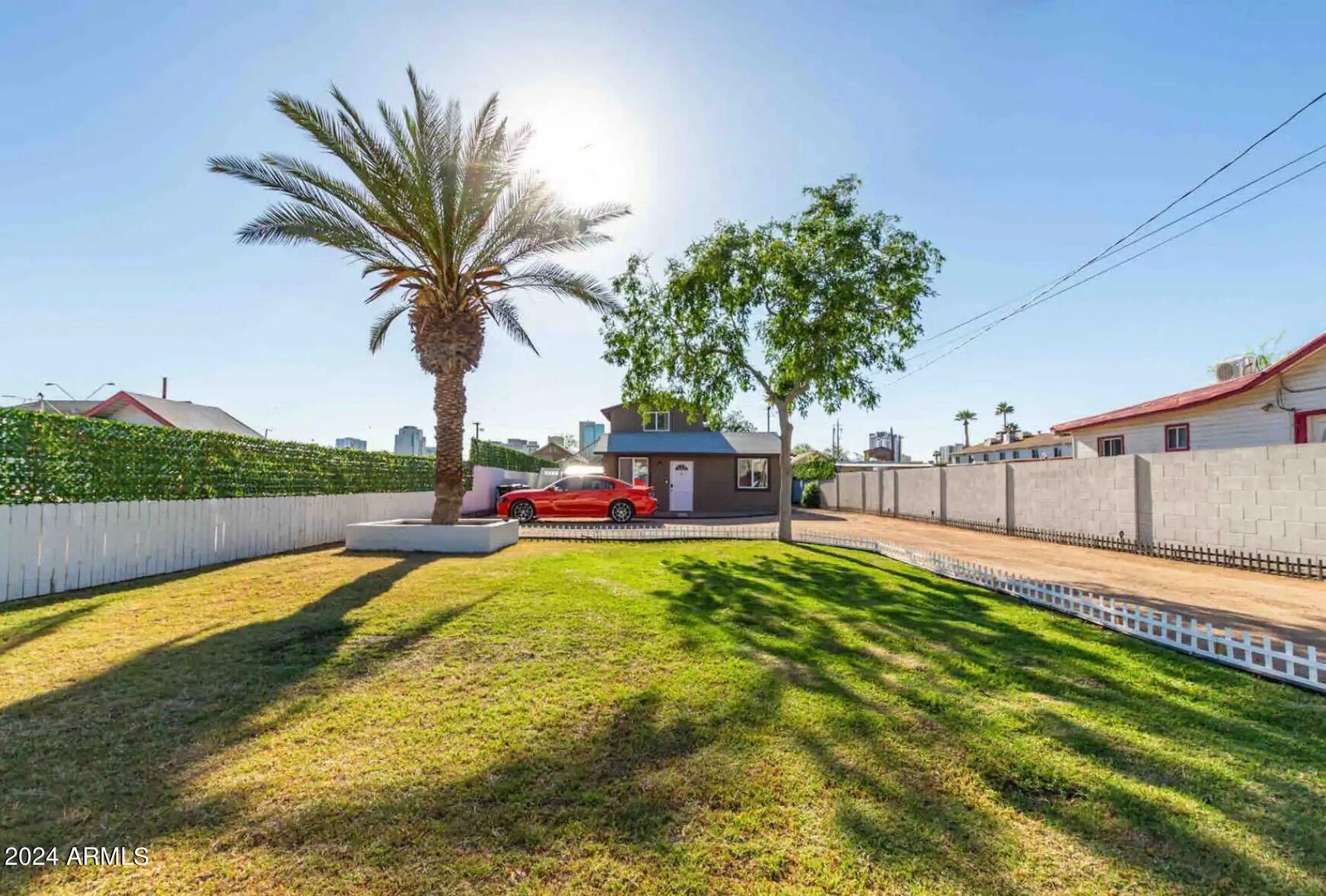 Property Photo: 322 N 11th Place AZ 85006