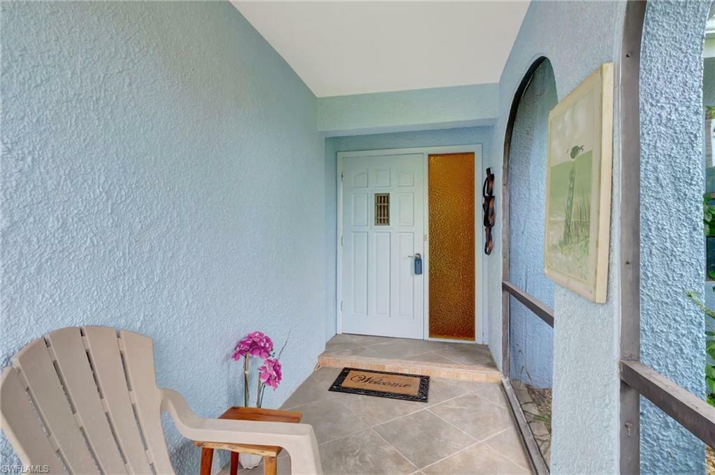 Property Photo:  120 SE 39th St  FL 33904 