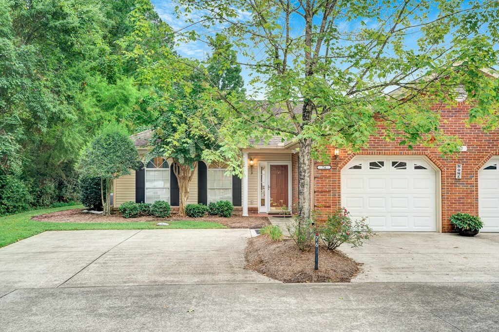 Property Photo:  402 Live Oak Lane  GA 30720 