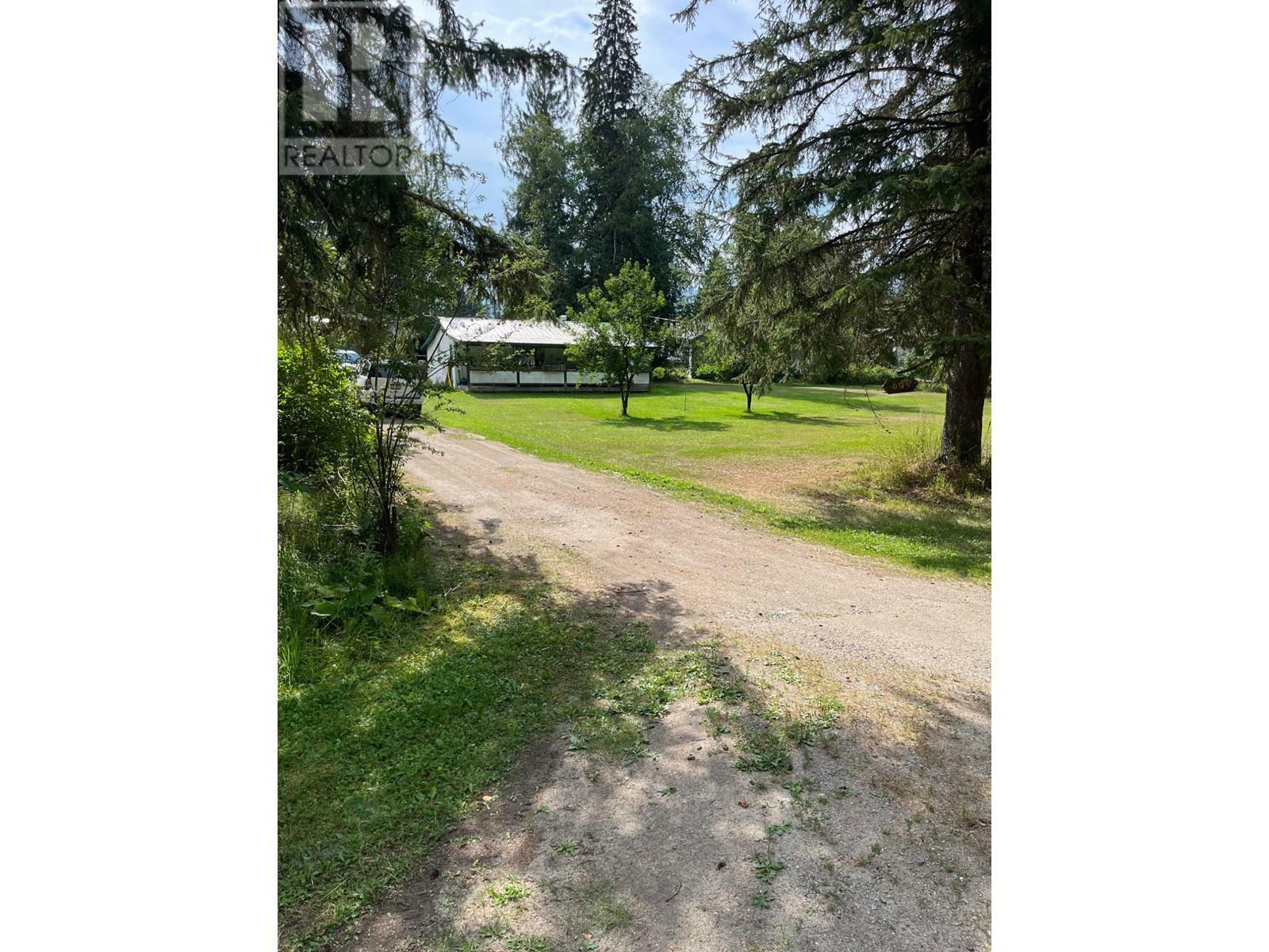 Photo de la propriété:  640 Clearwater Village Road  BC V0E 1N1 