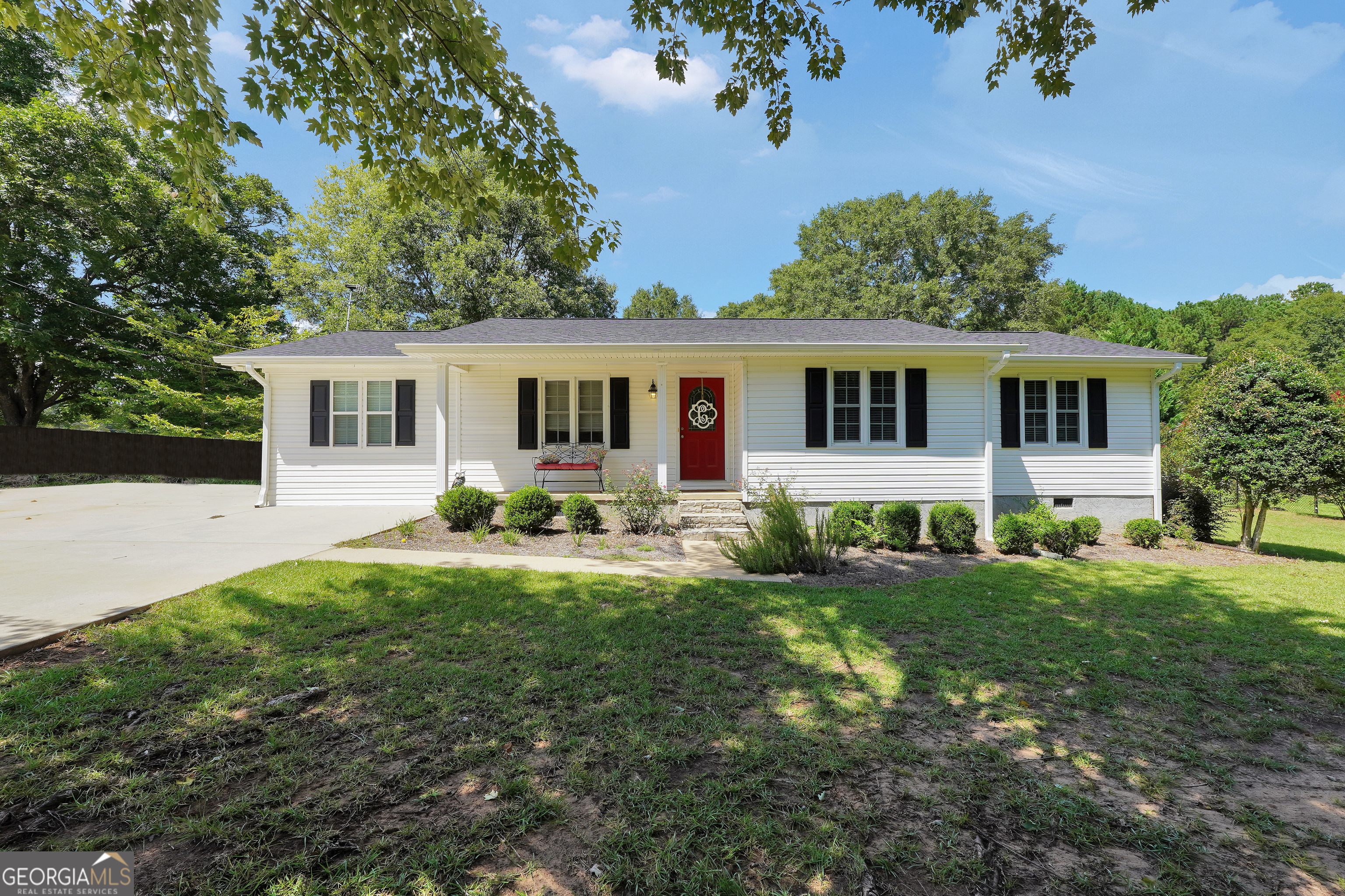 Property Photo:  286 Old Griffin Road  GA 30233 