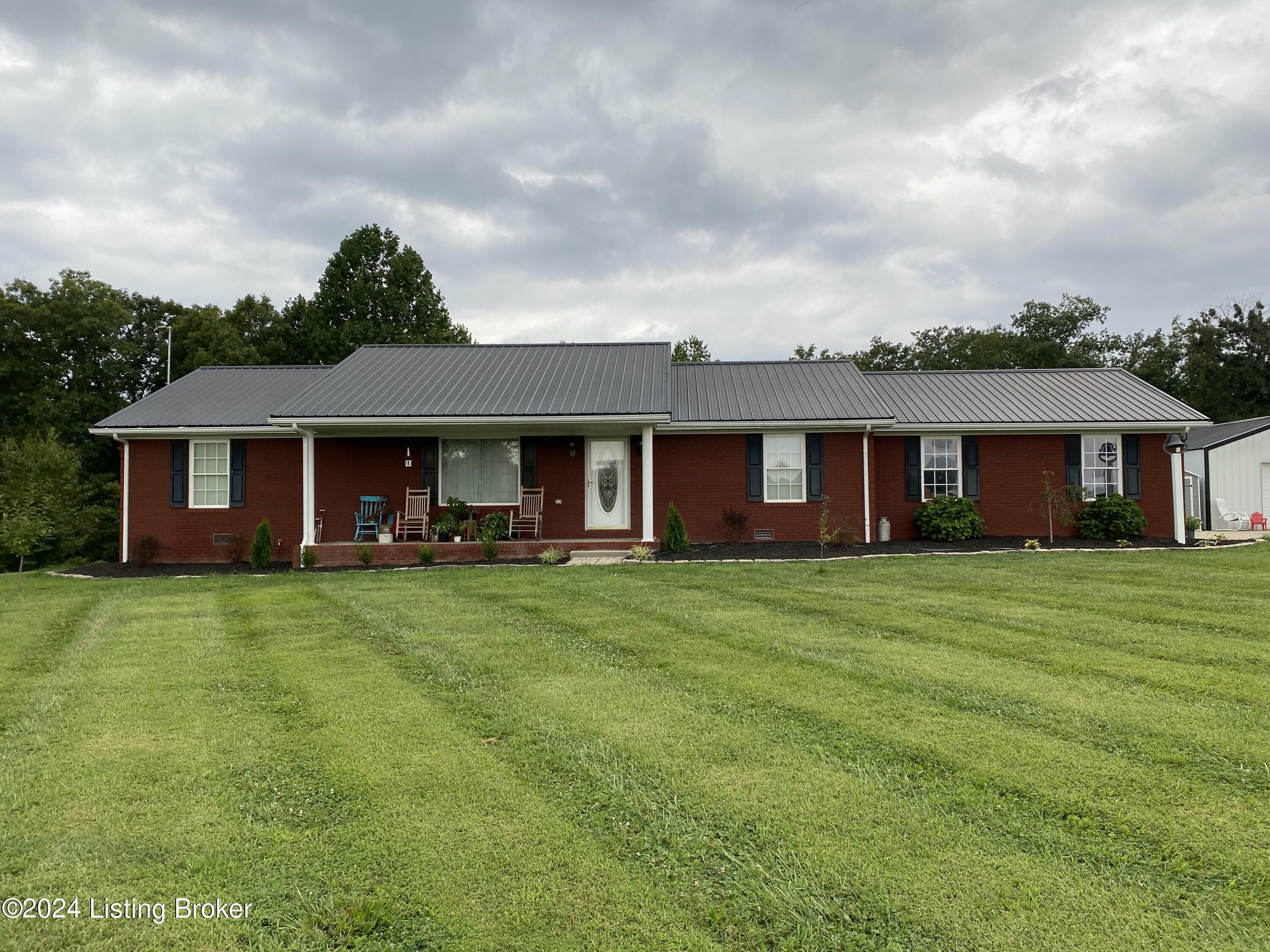 Property Photo:  1055 Roseburg Rd  KY 42729 