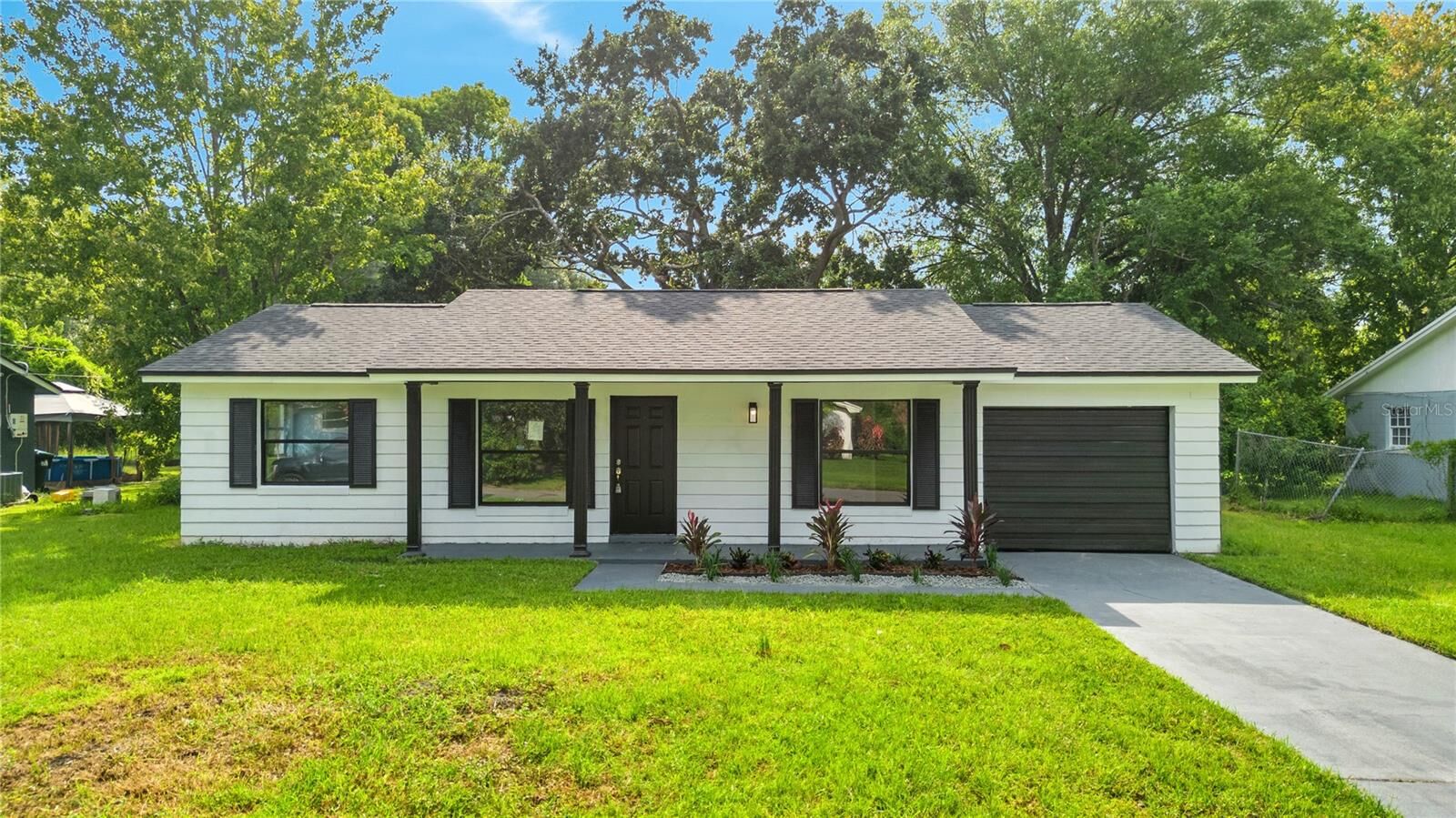 Property Photo: 2320 Dardanelle Drive FL 32808