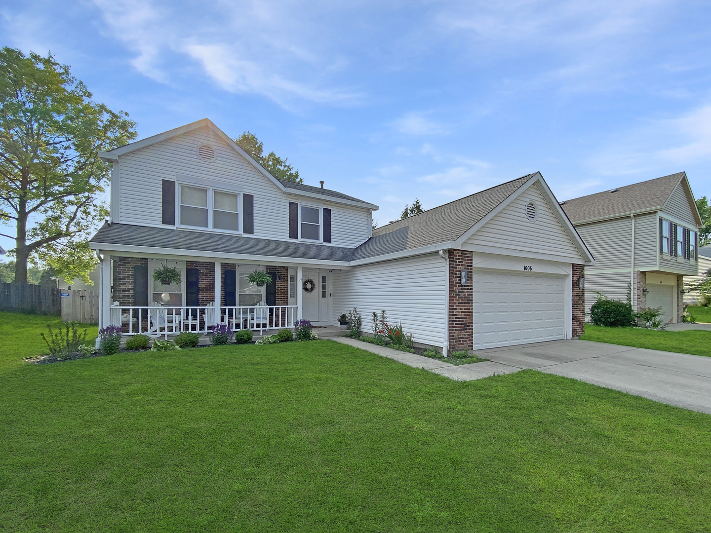 Property Photo:  1006 Hobson Drive  IL 60089 