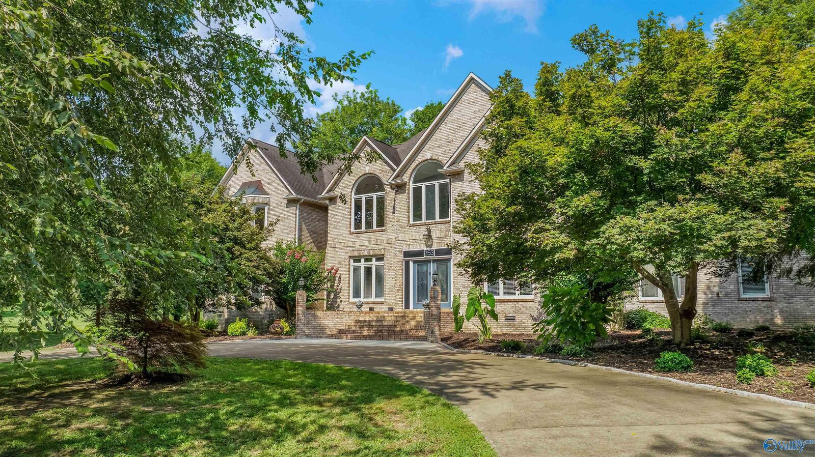 Property Photo:  253 County Road 622  AL 35989