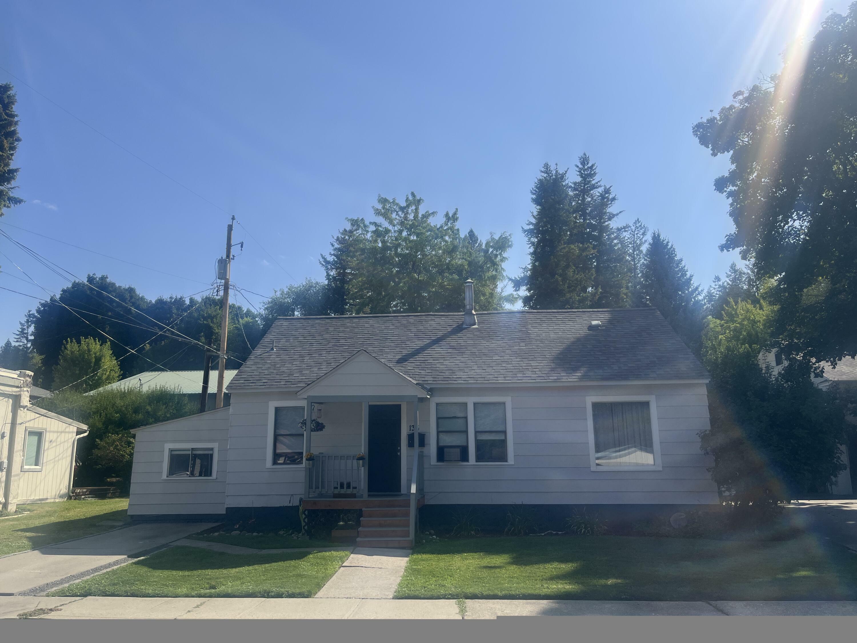 Property Photo:  136 N Hofstetter St  WA 99114 