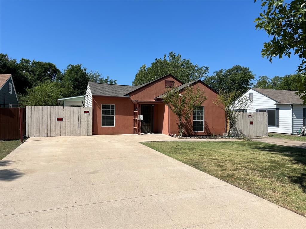 Property Photo:  633 12th Street  TX 75051 