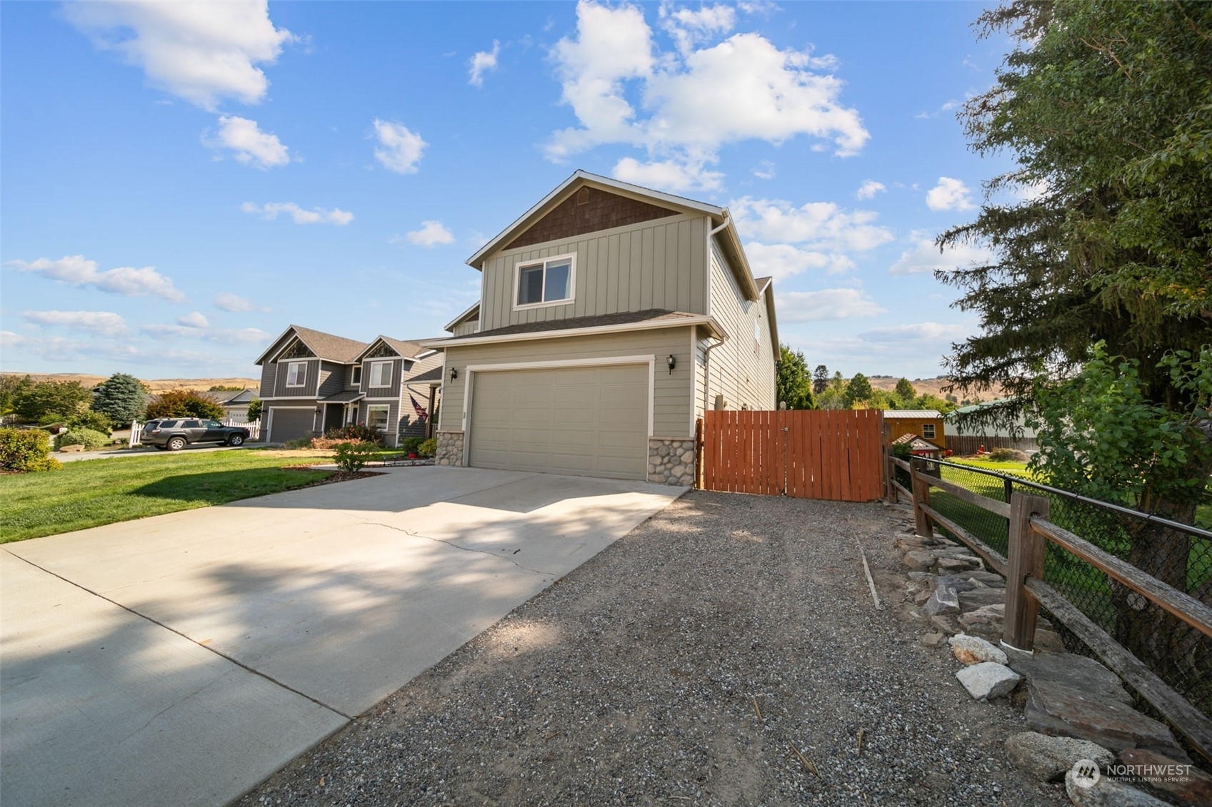 Property Photo:  2923 Cascade Ridge  WA 98802 