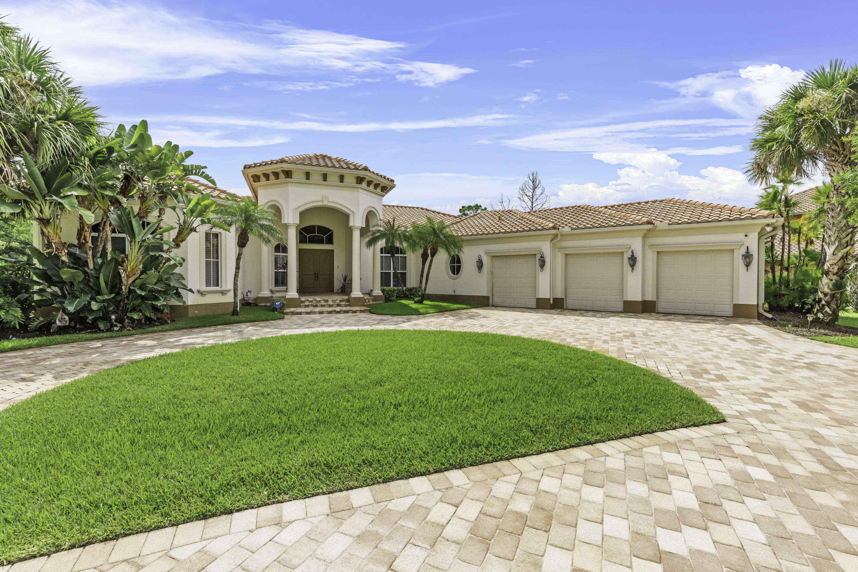 Property Photo:  8323 Calumet Court  FL 34986 