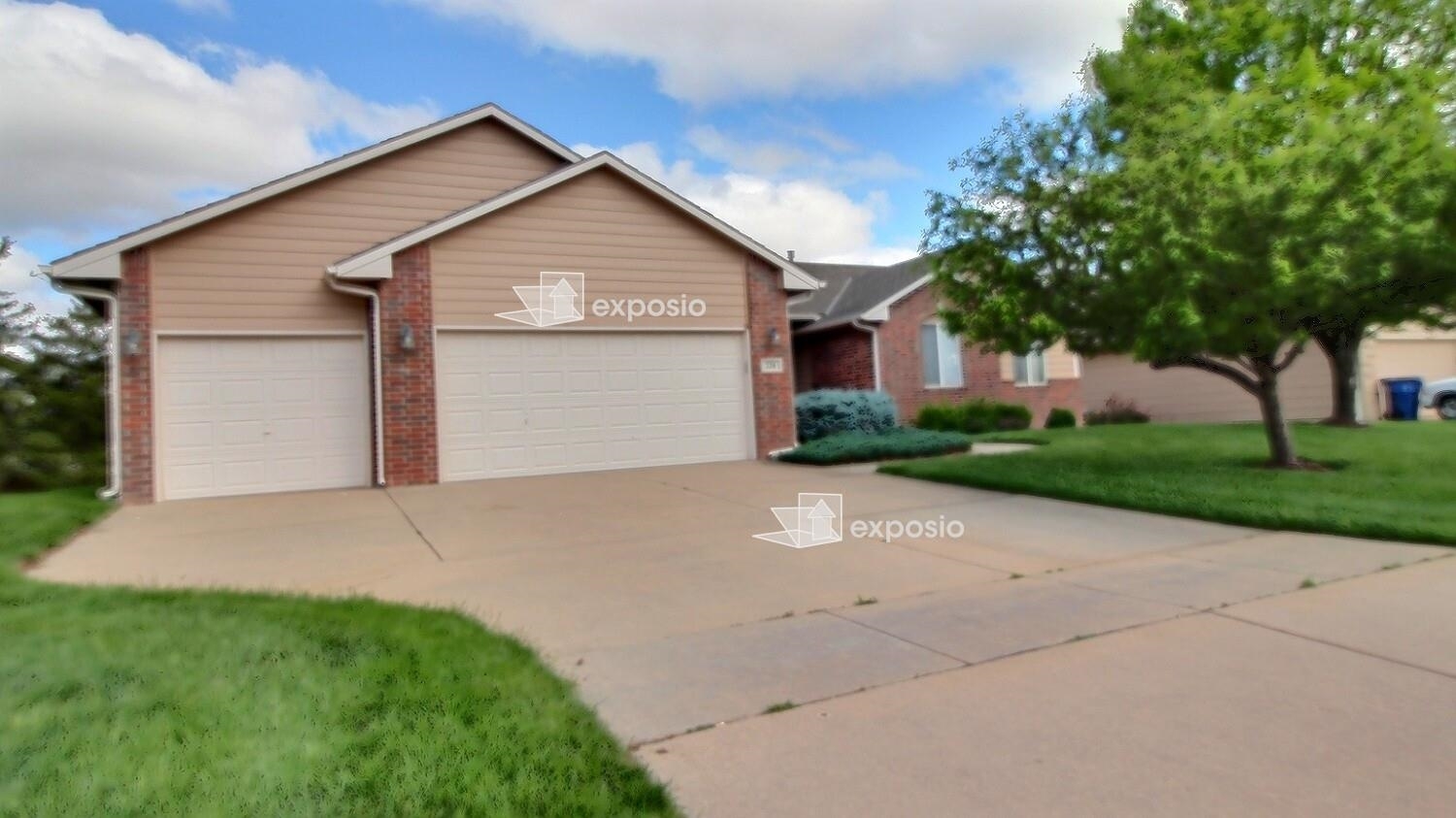 Property Photo:  226 N Brownthrush Ln  KS 67212 