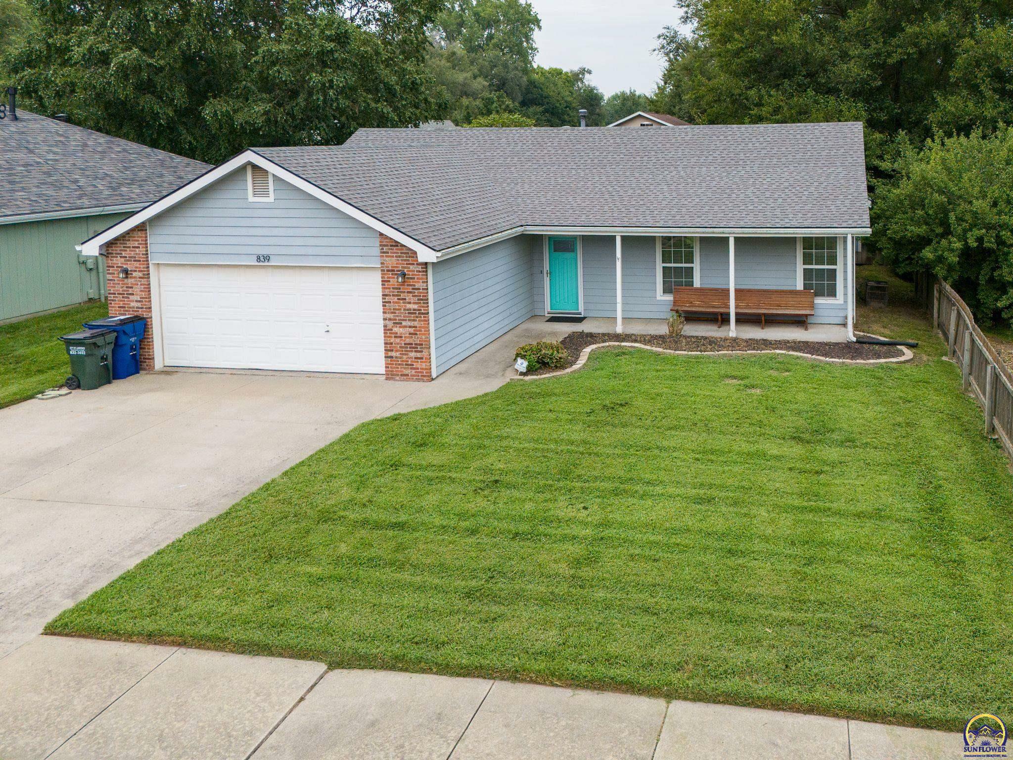 Property Photo: 839 Oak St KS 66044