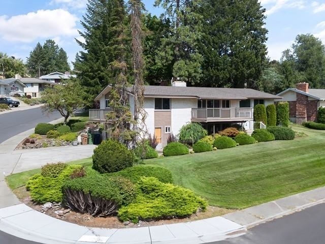 Property Photo: 2532 W Dell Dr WA 99208