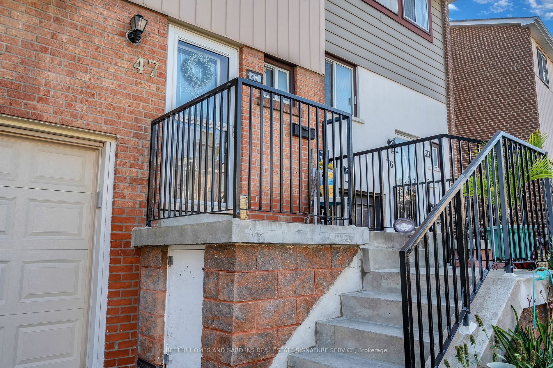 Property Photo:  47 Moregate Cres  ON L6S 3K9 