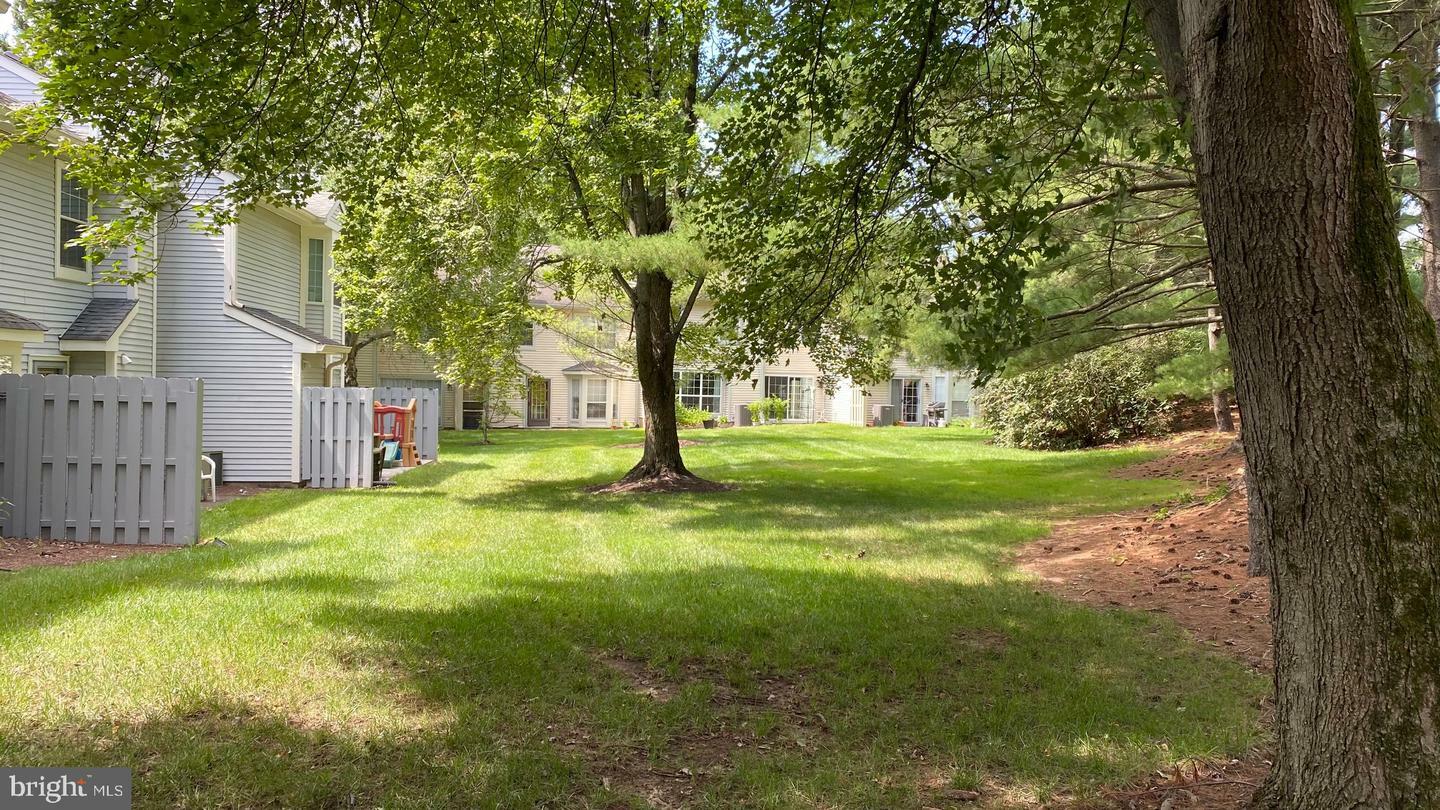 Property Photo:  16 Heritage Boulevard  NJ 08540 