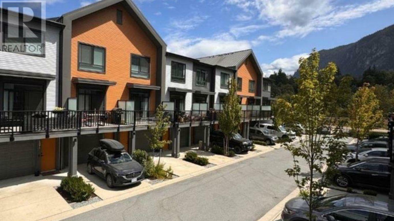 Property Photo:  1372 Marinaside Place  BC V8B 1A8 