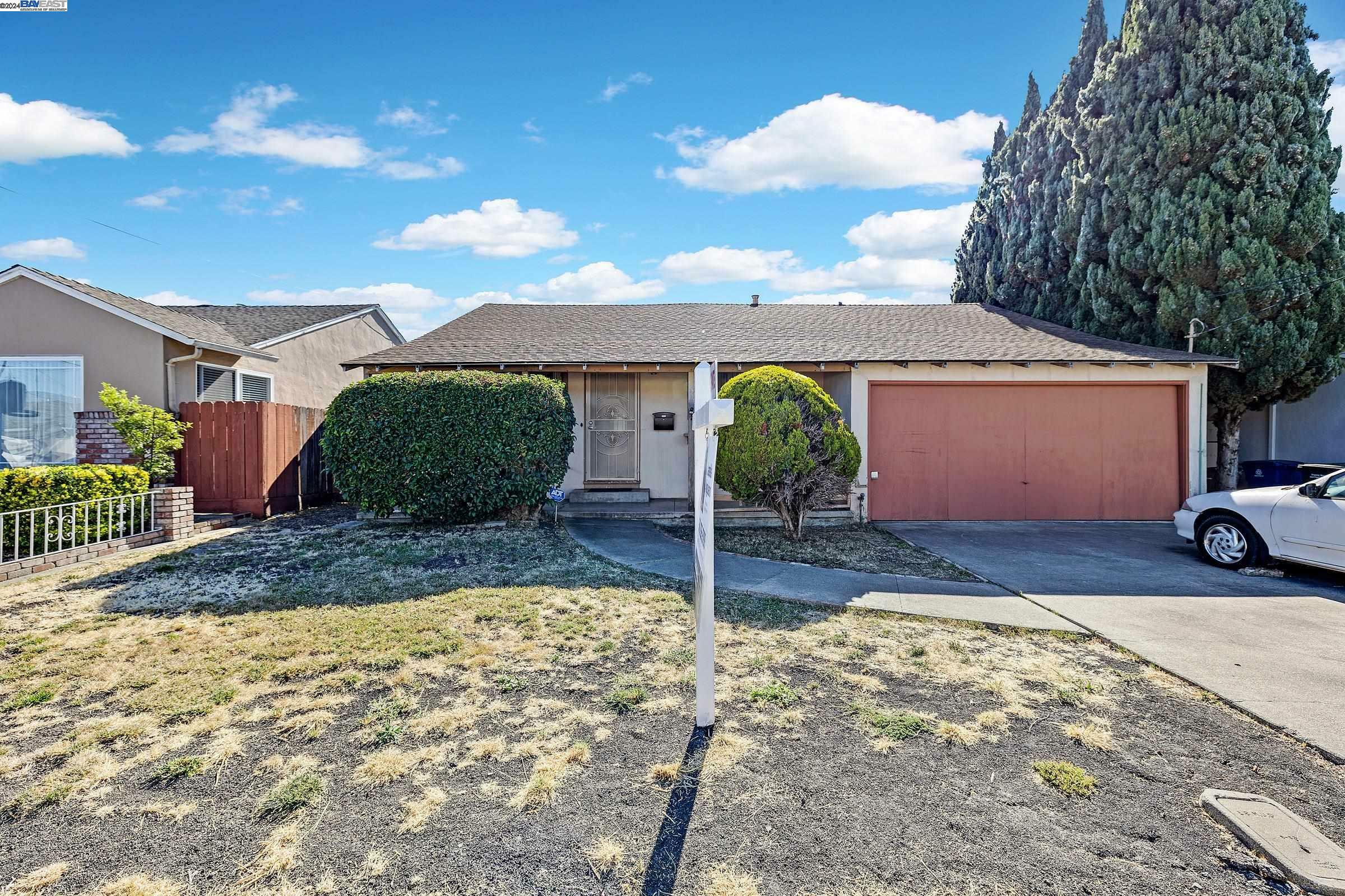 Property Photo:  14447 Juniper St  CA 94579 