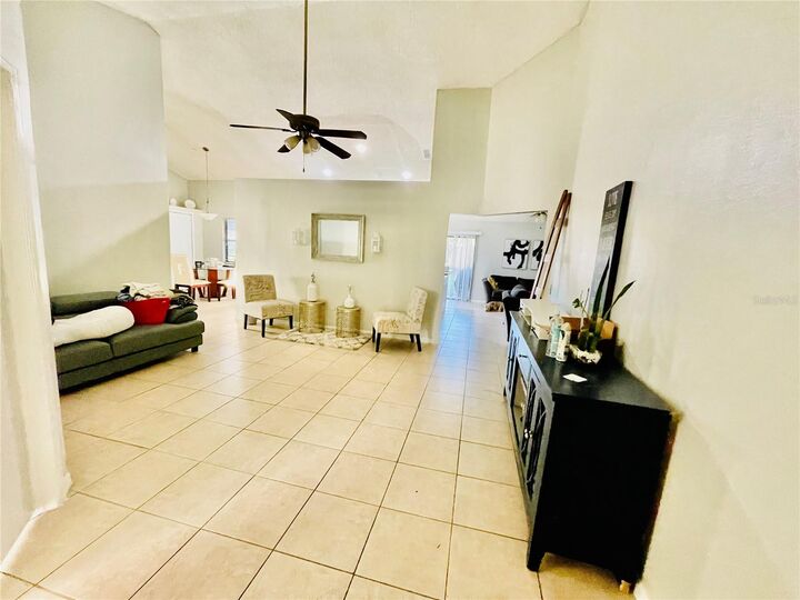 Property Photo: 2807 Tammarron Lane FL 33511