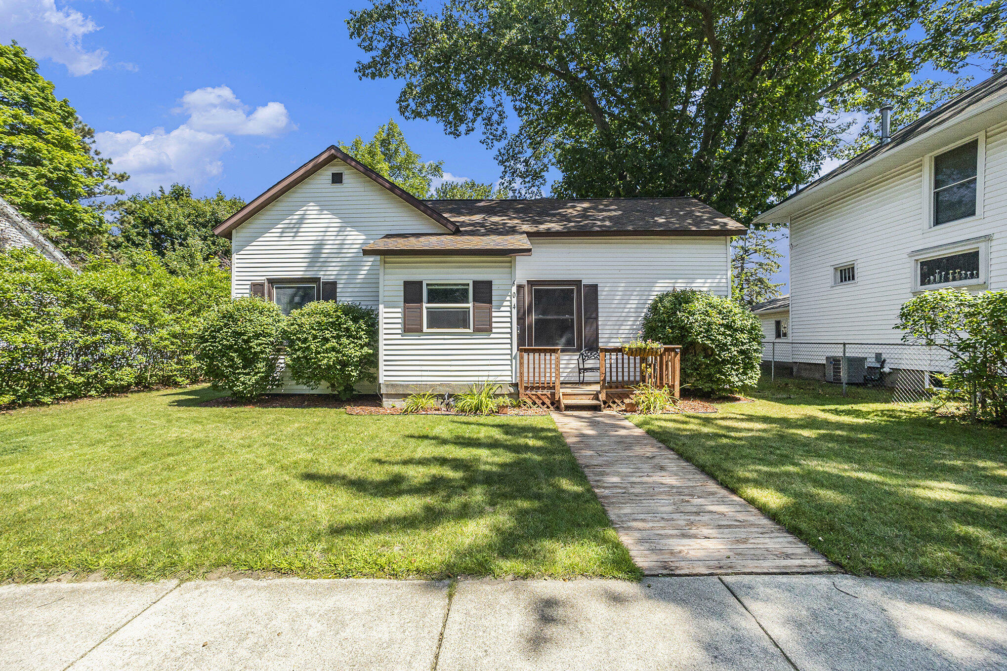 Property Photo:  604 N Harrison Street  MI 49431 