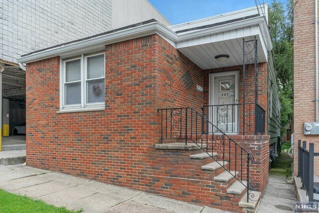 Property Photo:  487 Westview Place  NJ 07022 