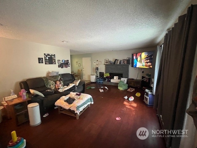 Property Photo: 1820 S Wenatchee Avenue WA 98801