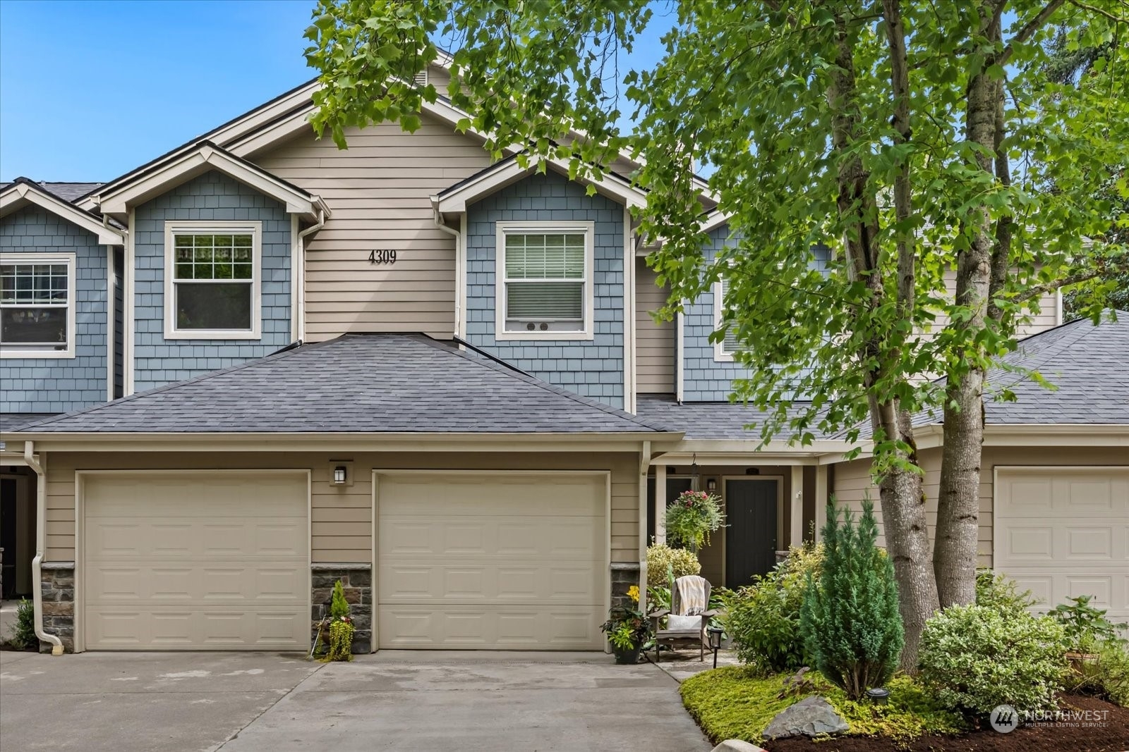 Property Photo:  4309 Issaquah Pine Lake Road SE 101  WA 98075 