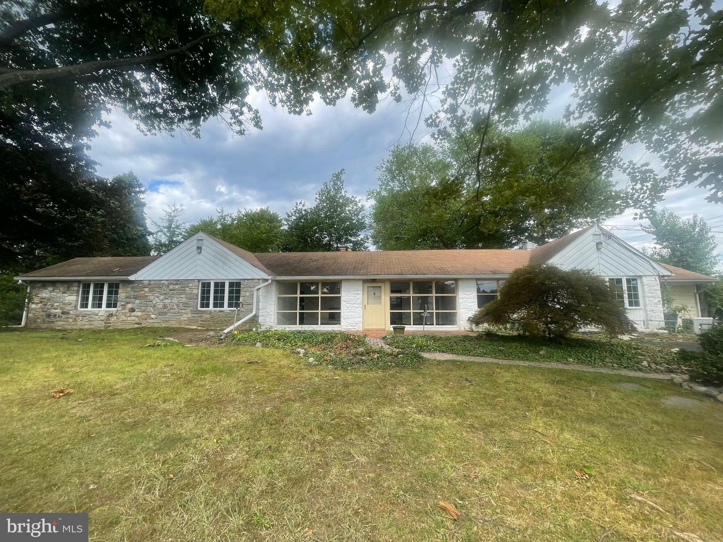 Property Photo:  707 Forrest Avenue  PA 19046 