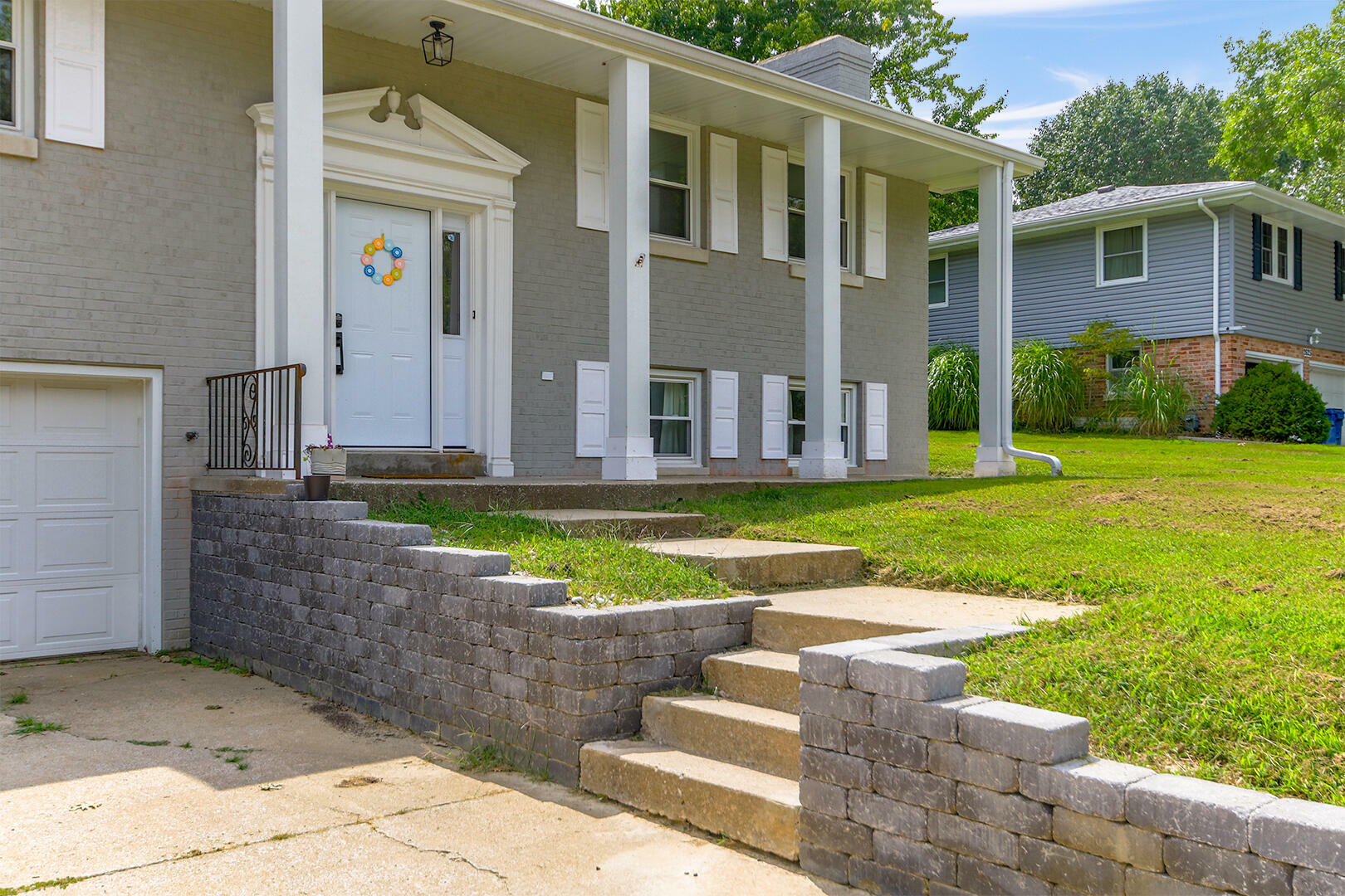 Property Photo:  2621 Twin Hills Rd  MO 65109 