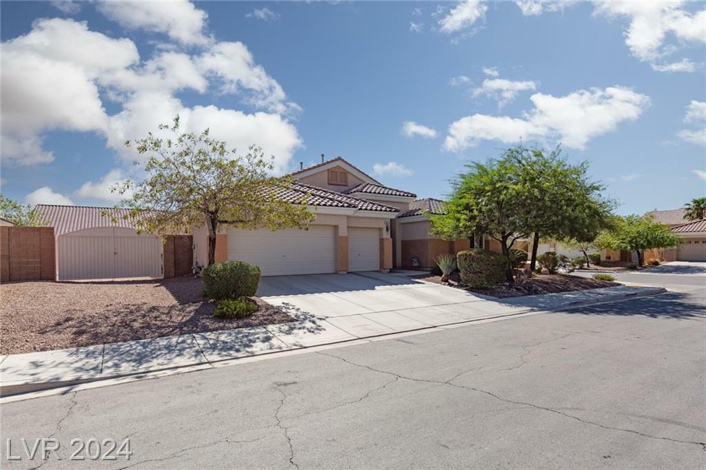 Property Photo:  9570 Crassula Pagoda Avenue  NV 89139 