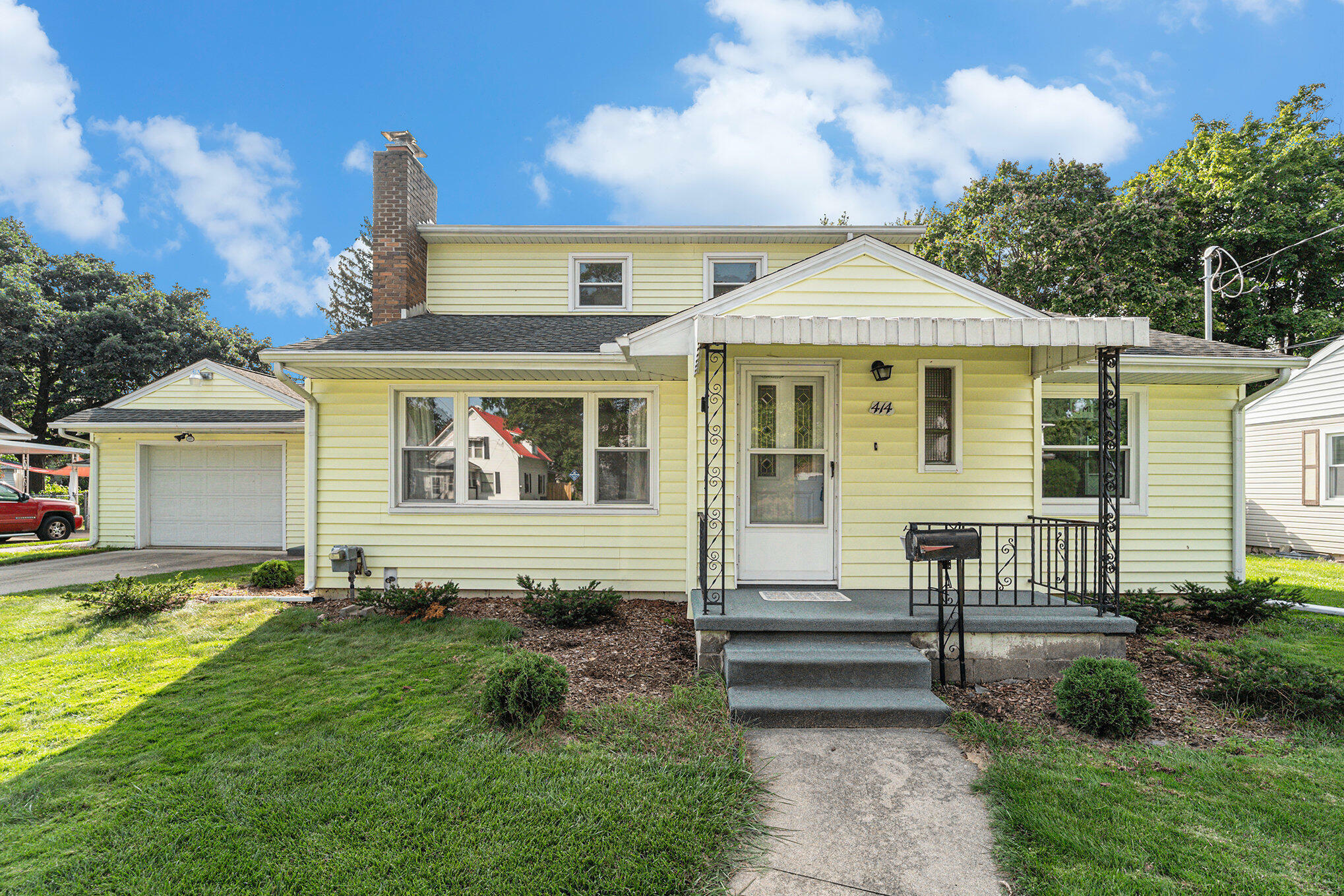 Property Photo:  414 Orange Street  MI 49202 