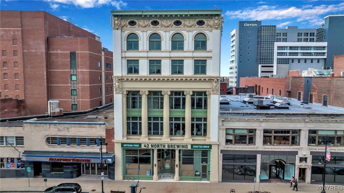 Property Photo: 674 Main Street 3 NY 14202