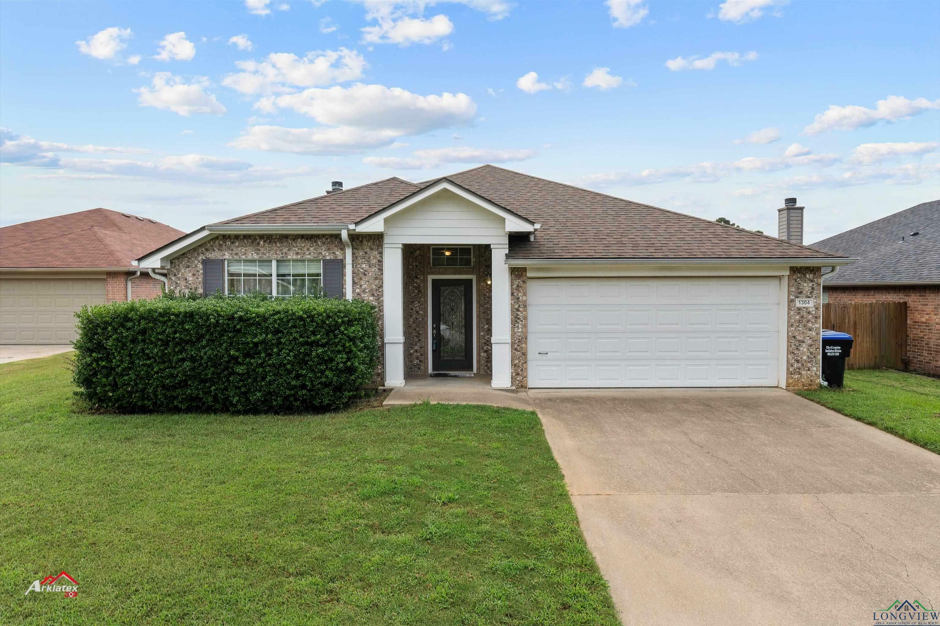 Property Photo:  1304 Mission Creek Drive  TX 75601-8627 