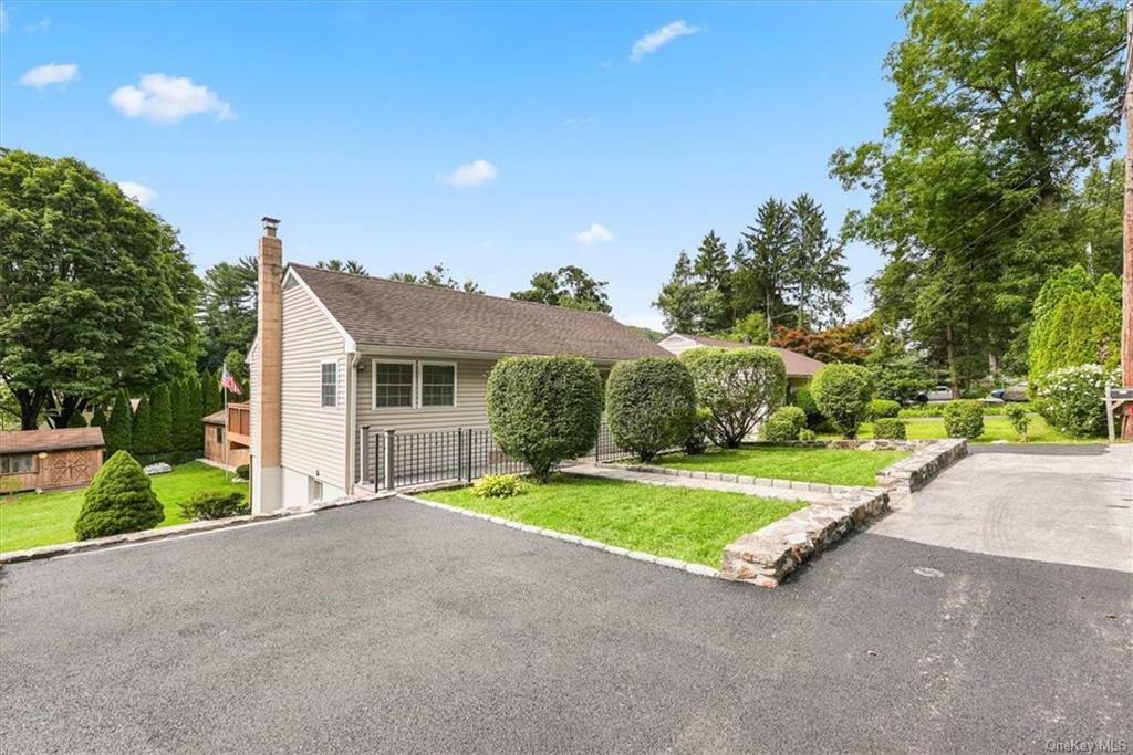 Property Photo:  271 Sprout Brook Road  NY 10567 